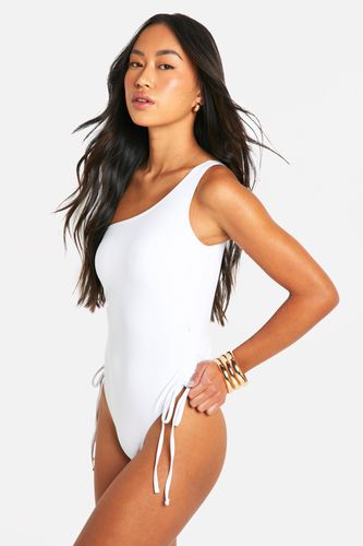 Womens One Shoulder Ruched Sides Swimsuit - - 12 - boohoo - Modalova