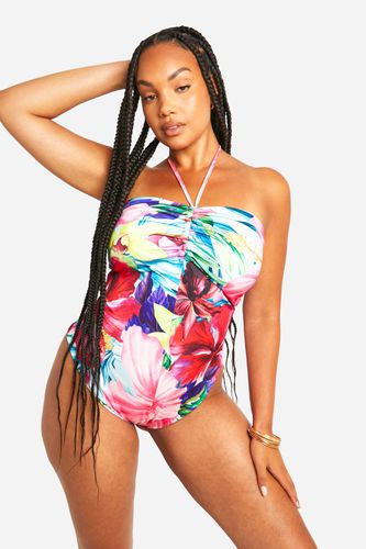 Womens Plus Ruched Front Bandeau Swimsuit - - 22 - boohoo - Modalova