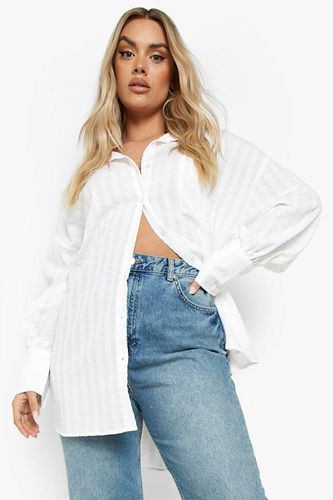 Womens Plus Textured Woven Oversized Shirt - - 26 - boohoo - Modalova