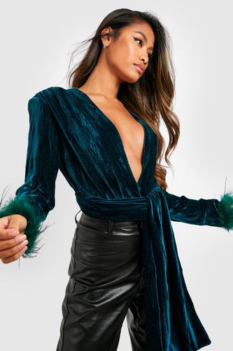 Womens Feather Cuff Textured Velvet Bodysuit - - 12 - boohoo - Modalova