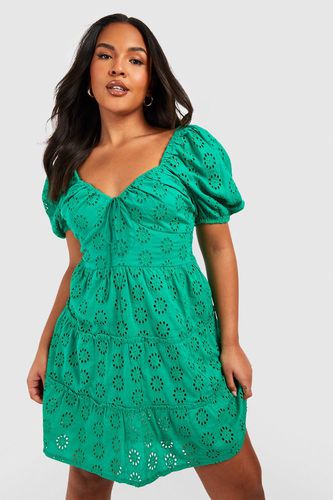 Womens Plus Broderie Anglaise Puff Sleeve Tiered Skater Dress - - 24 - boohoo - Modalova