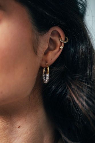 Womens Faux Pearl with Gold Trim Double Hoop Earrings - - One Size - SVNX - Modalova