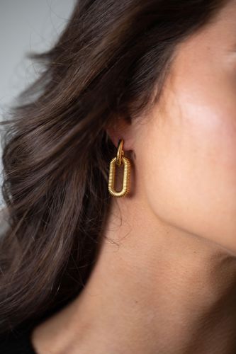 Womens Ribbed Long Double Hoop Earrings In Gold - - One Size - SVNX - Modalova
