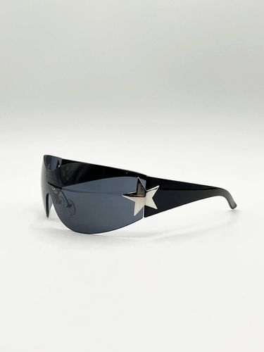 Womens Wrap Around Racer Sunglasses with Star Hinge Detail in Black - - One Size - SVNX - Modalova