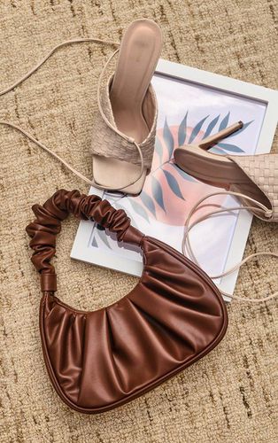 Womens Chocolate Extreme Ruched Handle Shoulder Bag - - One Size - NastyGal UK (+IE) - Modalova