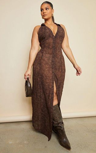Womens Plus Chocolate Croc Print Chiffon Maxi Dress - - 30 - NastyGal UK (+IE) - Modalova