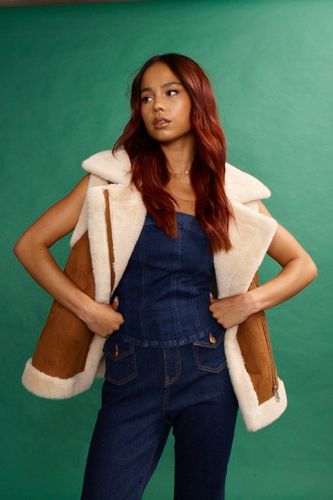 Womens Faux Fur Suedette Gilet In Brown - - 18 - NastyGal UK (+IE) - Modalova