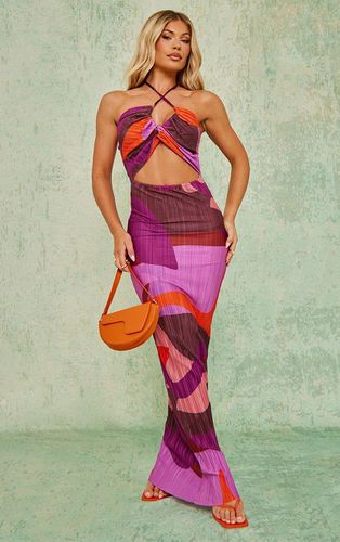 Womens Abstract Plisse Cut Out Halterneck Maxi Dress - 4 - NastyGal UK (+IE) - Modalova