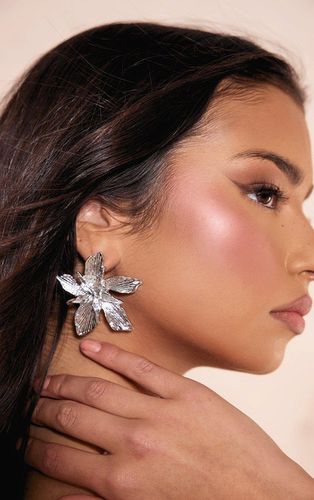 Womens Silver Flower Detail Statement Stud Earrings - - One Size - NastyGal UK (+IE) - Modalova