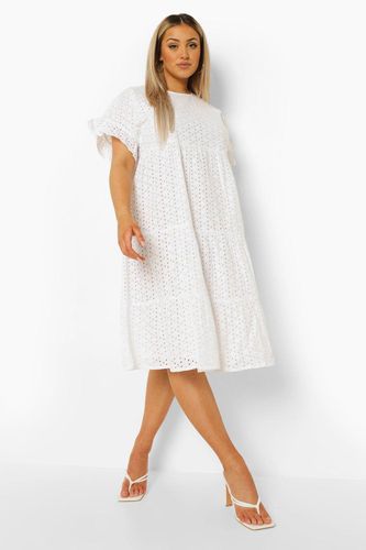 Womens Plus Broderie Anglaise Tiered Midi Dress - - 20 - boohoo - Modalova