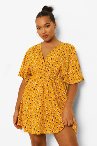 Womens Plus Ditsy Floral Wrap Skater Dress - - 28 - boohoo - Modalova