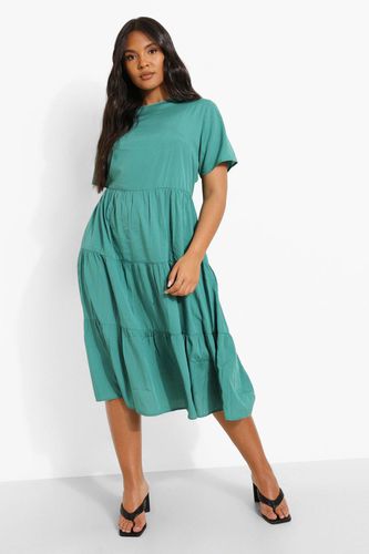 Womens Plus Tiered Midi Smock Dress - - 26 - boohoo - Modalova