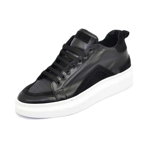 Sneakers Sneakers bassa uomo in vera pelle nera e riporti camoscio - Malu Shoes - Modalova