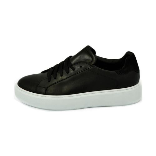 Sneakers Sneakers uomo basic in vera pelle con talloncino camoscio - Malu Shoes - Modalova