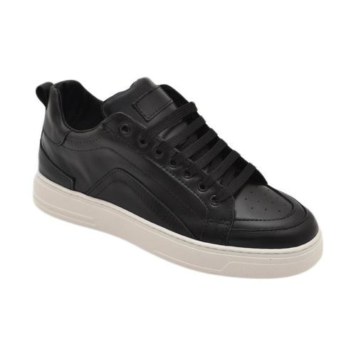 Sneakers Sneakers bassa uomo in vera pelle nera e cuciture a contrasto f - Malu Shoes - Modalova