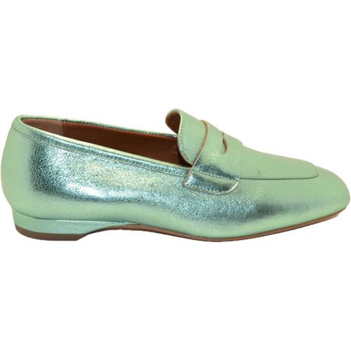 Scarpe MOCASSINO LEA IN CUOIO VITELLO LAMINATO ACQUA - Elisa Lanci - Modalova