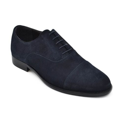 Classiche basse Scarpe uomo stringata elegante derby scamosciata vera pelle - Malu Shoes - Modalova