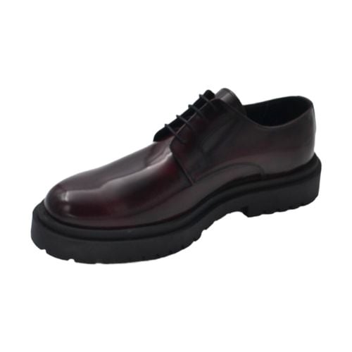 Scarpe Stringata uomo liscia in vera pelle abrasivata bordeaux fondo g - Malu Shoes - Modalova