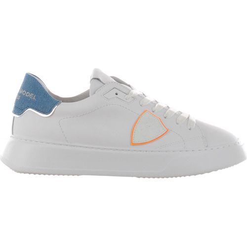 Sneakers Sneaker temple low in pelle bianco bluette - Philippe Model - Modalova