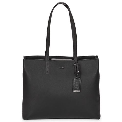 Borsa Shopping CK MUST MEDIUM SHOPPER_MONO - Calvin Klein Jeans - Modalova