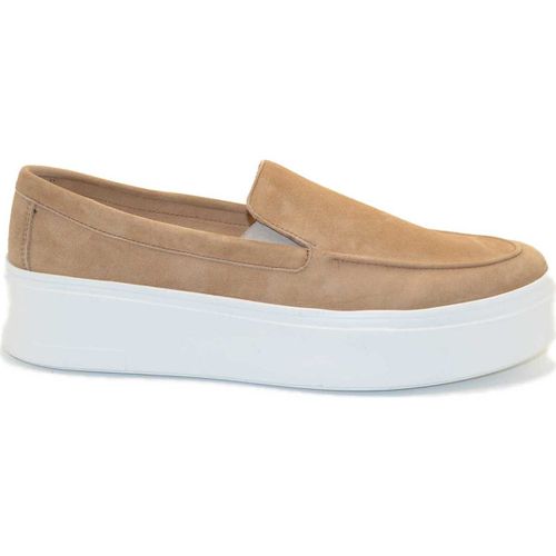 Scarpe SLIP-ON CASUAL IN PELLE SCAMOSCIATA COCCO 36B1 - Frau - Modalova