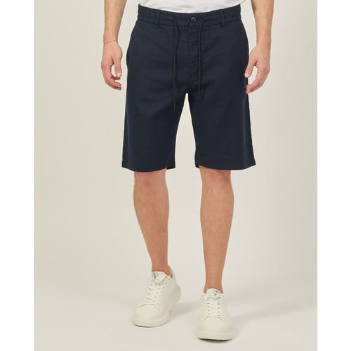 Pantaloni corti Bermuda in misto lino con fit affusolato - Boss - Modalova
