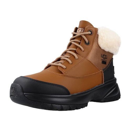 Stivali UGG W YOSE FLUFF V2 - Ugg - Modalova