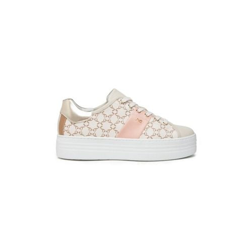 Sneakers E409956D milk - NeroGiardini - Modalova