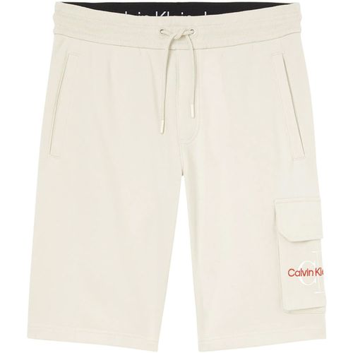Pantaloni corti J30J320073 - Calvin Klein Jeans - Modalova