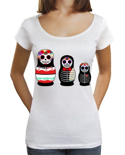 Camiseta Mujer Cuello Ancho Loose Fit Matrioskas Día de los muertos laTostadora - latostadora.com - Modalova