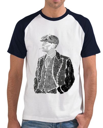 Camiseta Thomas Shelby Hombre, estilo béisbol, blanca y azul marino laTostadora - latostadora.com - Modalova