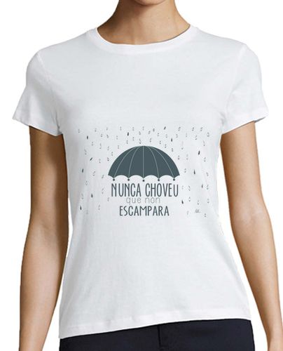 Camiseta mujer Camiseta nunca choveu. Mujer - latostadora.com - Modalova