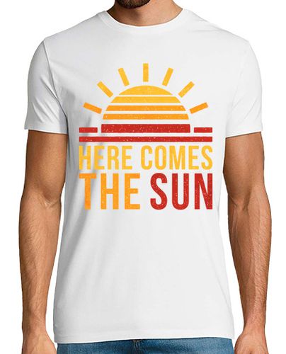 Camiseta Here Comes the Sun - latostadora.com - Modalova
