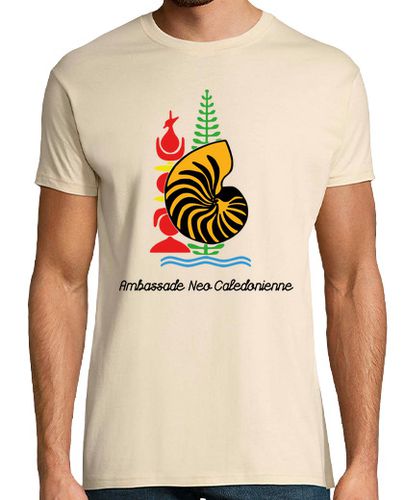 Camiseta Embajada de Nueva Caledonia - latostadora.com - Modalova