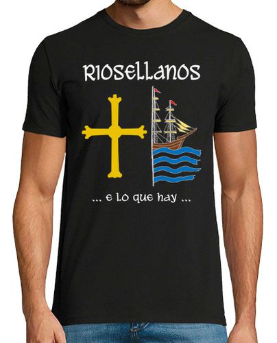 Camiseta Riosellanos, fondo oscuro con frase - latostadora.com - Modalova