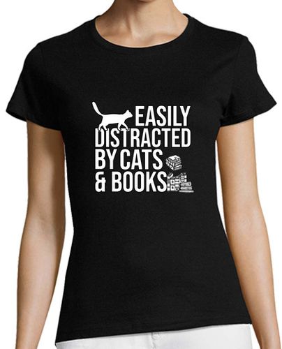 Camiseta mujer se distrae fácilmente con gatos y libro - latostadora.com - Modalova
