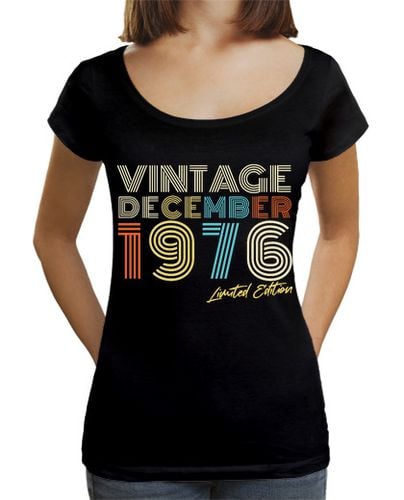 Camiseta Mujer Cuello Ancho Loose Fit 1976 en diciembre idea de regalo retro laTostadora - latostadora.com - Modalova