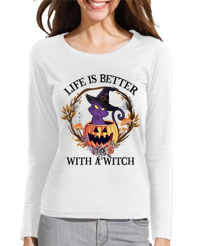 Camiseta mujer la vida es mejor con una bruja - latostadora.com - Modalova