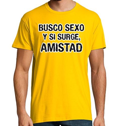 Camiseta Hombre Manga Corta Busco sexo y si surge, amistad laTostadora - latostadora.com - Modalova