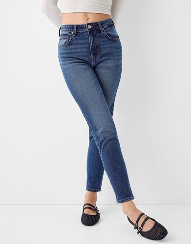 Jeans Mom Slim Fit Confort Mujer 34 - Bershka - Modalova