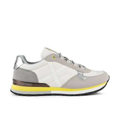 Munich - Shoes > Sneakers - Beige - Munich - Modalova
