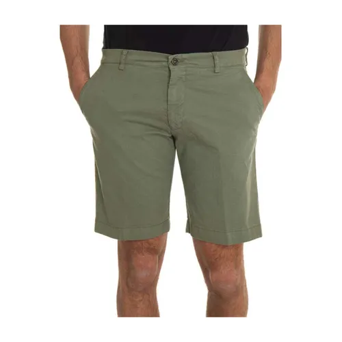 Modern Bermuda Shorts for Summer Style - Berwick - Modalova