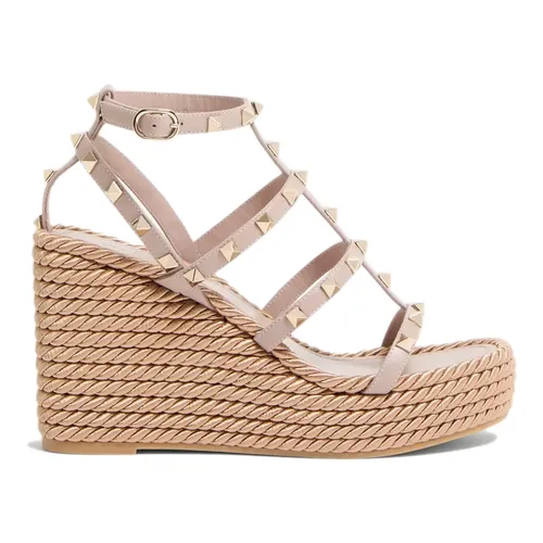 Rockstud Wedge Sandal - Valentino Garavani - Modalova
