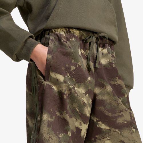 Pantaloncini adidas Cargo Short Oversized / L - adidas Originals - Modalova