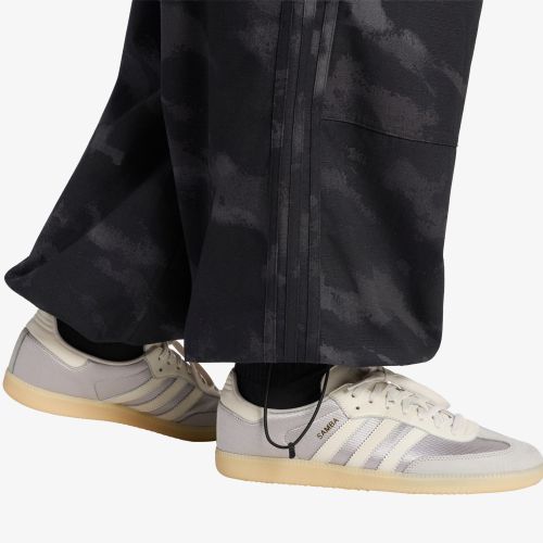 Pantaloni adidas Camo Pants XL - adidas Originals - Modalova