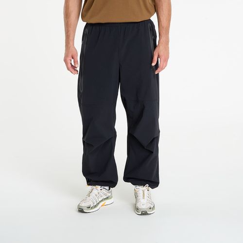 Pantaloni Tech Men's Woven Oversized Pants / / S - Nike - Modalova