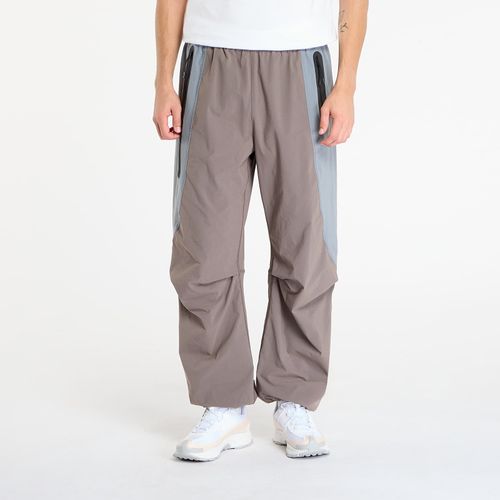 Pantaloni Tech Men's Dri-FIT Woven Color-Block Oversized Pants / / M - Nike - Modalova