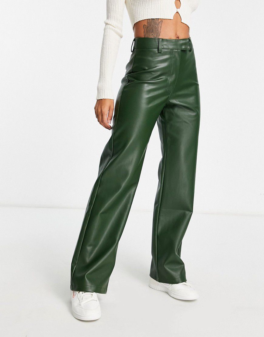 Cotton On - Arlow - Pantaloni dritti verdi in pelle sintetica - Cotton:On - Modalova