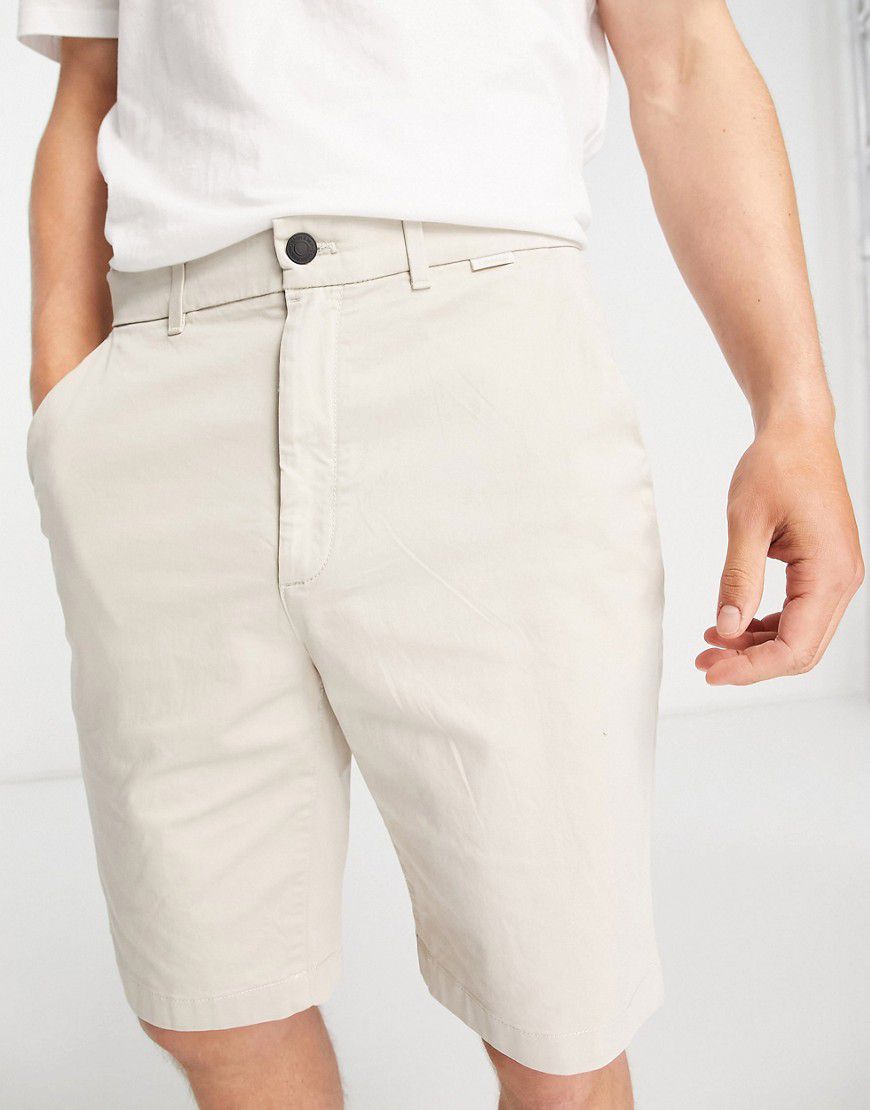 Pantaloncini slim in rasatello di misto cotone color pietra - Calvin Klein - Modalova