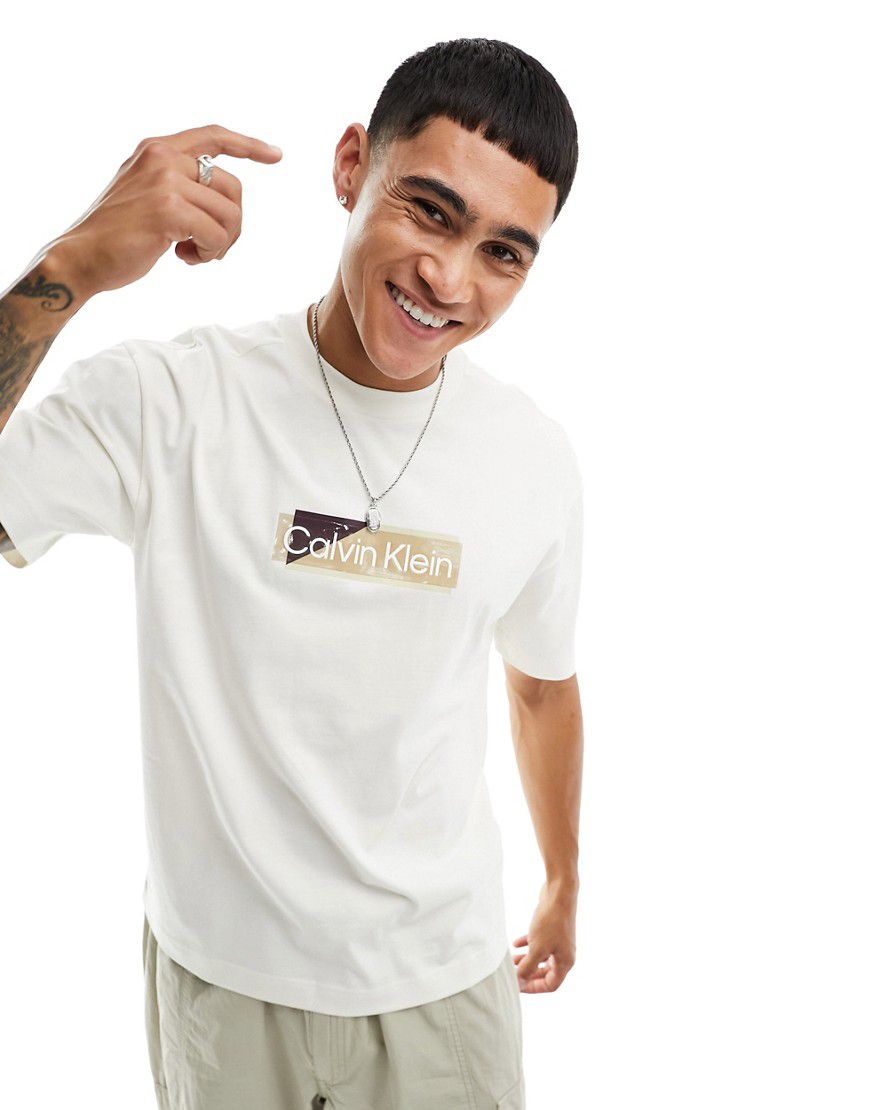 T-shirt bianca con logo in gel a strati - Calvin Klein - Modalova
